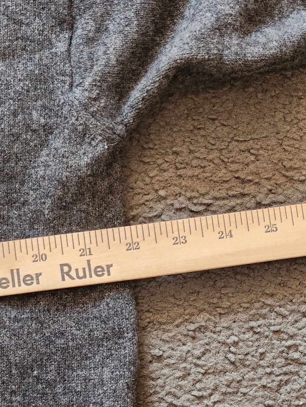 MACKINNON Men's Sweater Medium Gray V-Neck Lambswool Made Scotland - Picture 7 of 8